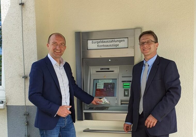 Probelauf des Sparkassenautomaten an der Glück-Auf-Straße 3 in Freital. Foto: WGF